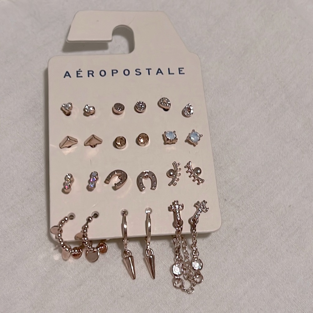 Set of 12 pairs of earrings